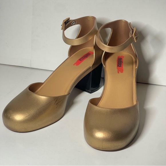 Melissa Elegant Gold and Black Heels - Picture 3 of 15